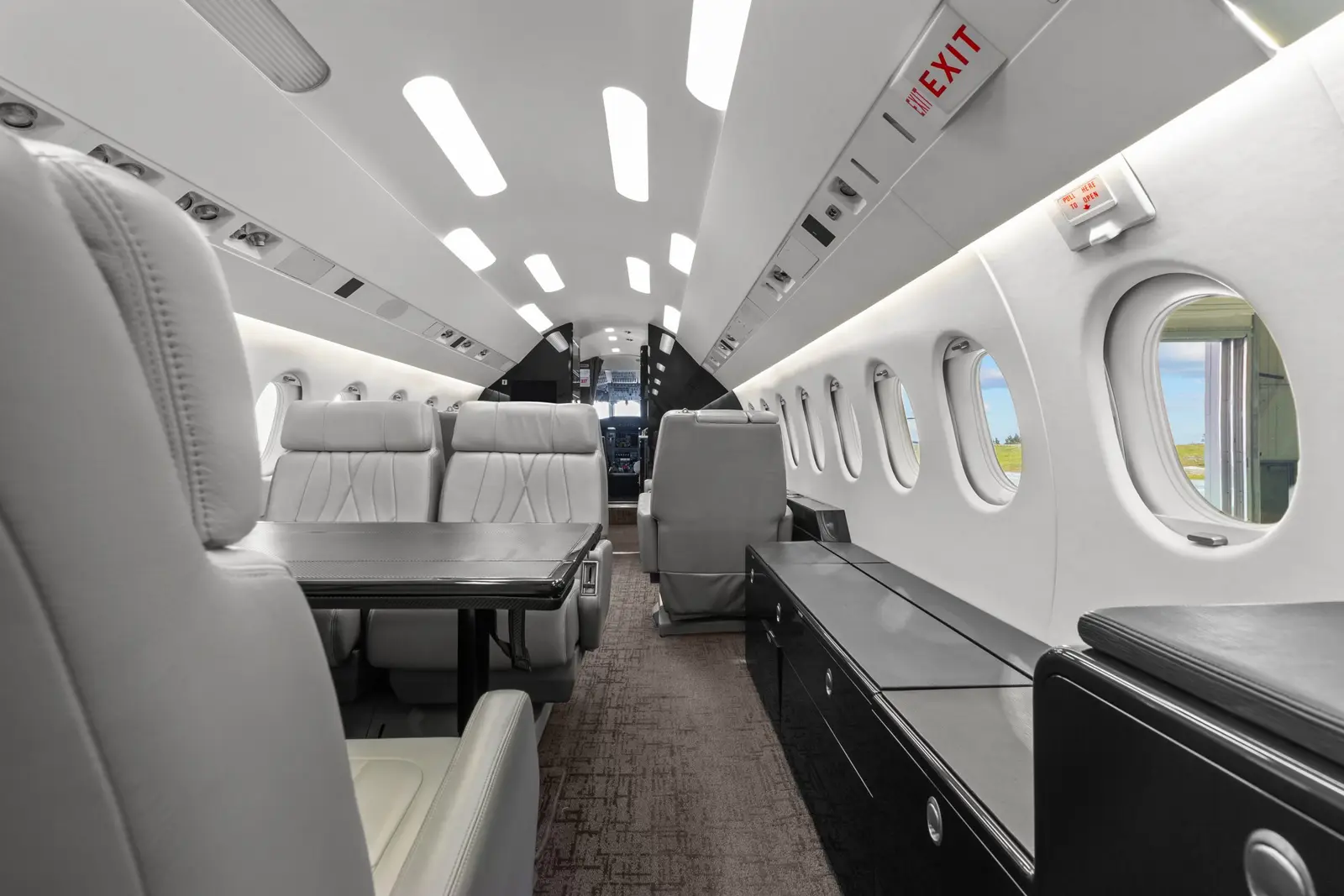 Dassault Falcon 900EX EASy C-GYYT operated by Coywolf Aviation Limited photo 3