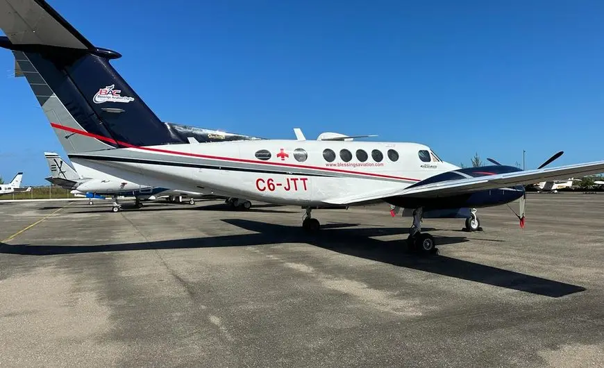 Beechcraft King Air 200 C6-JTT