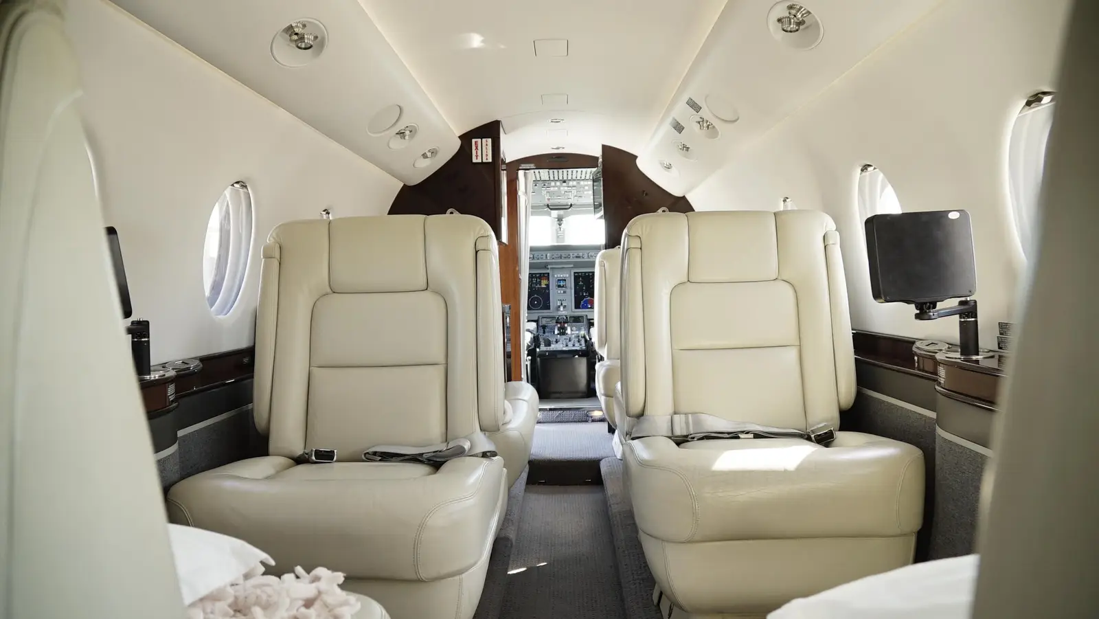Gulfstream G150 CC-AOA operated by Aerocardal photo 5