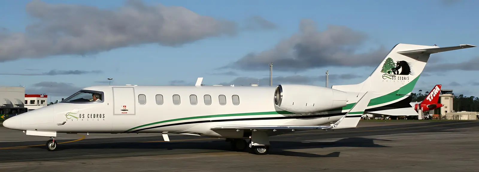 Bombardier Learjet 40 CC-CMS operated by Los Cedros Aviacion photo 3
