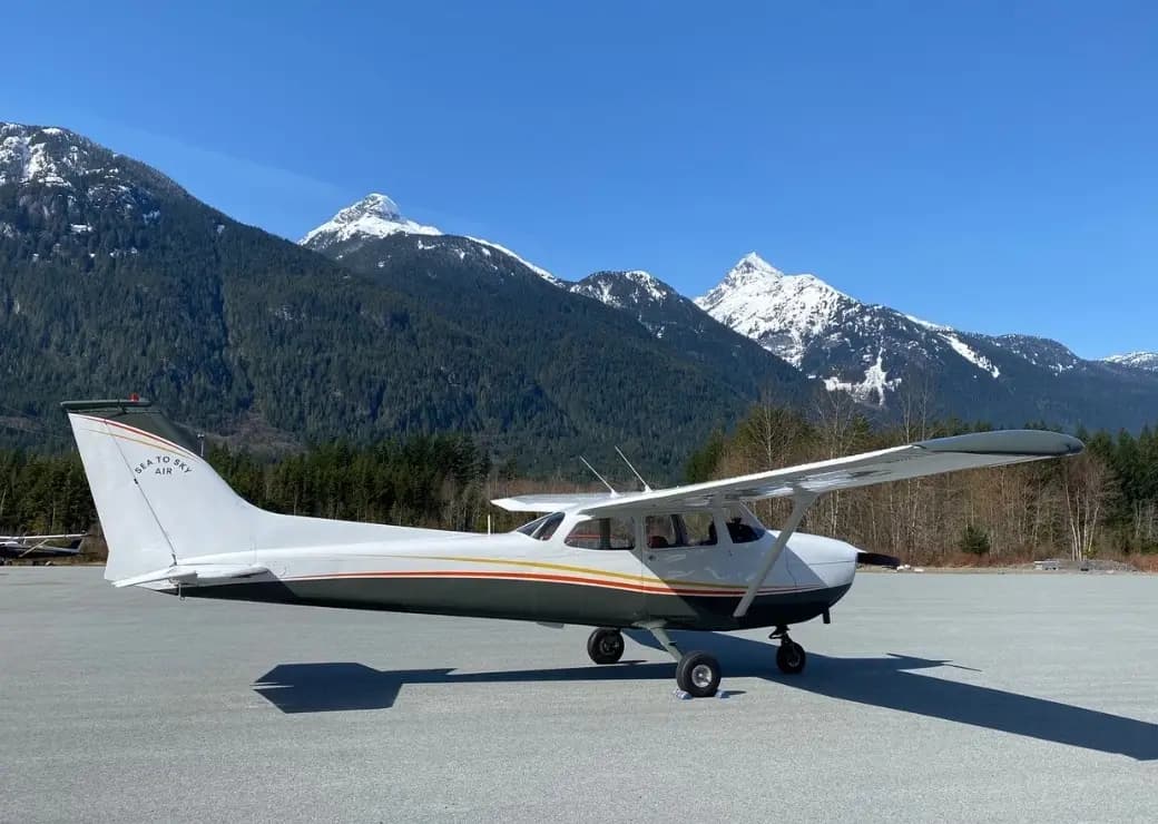 Cessna 172 CF-GSQ operated by Sea To Sky Air photo 2