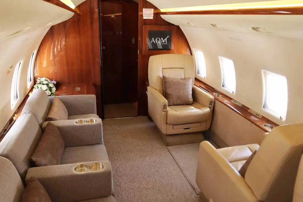 Bombardier Challenger 604 CN-TMG operated by Air Ocean Maroc photo 6