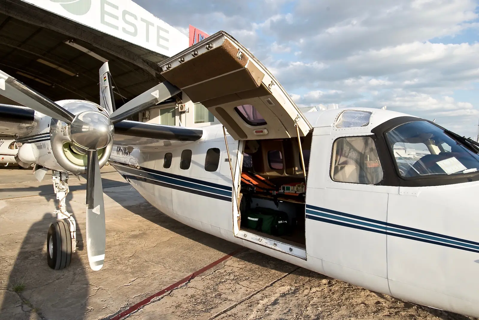 Aero Commander 690 CP-2651 operated by Aeroeste photo 4