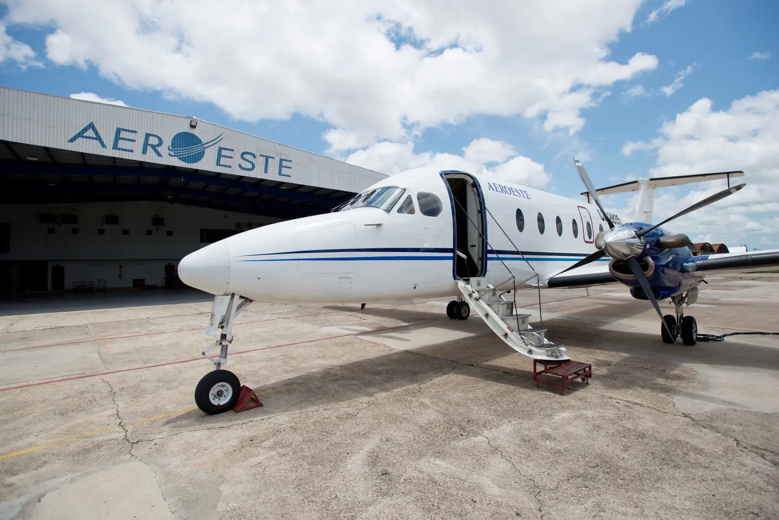 Beechcraft 1900D CP-2835 operated by Aeroeste, exterior