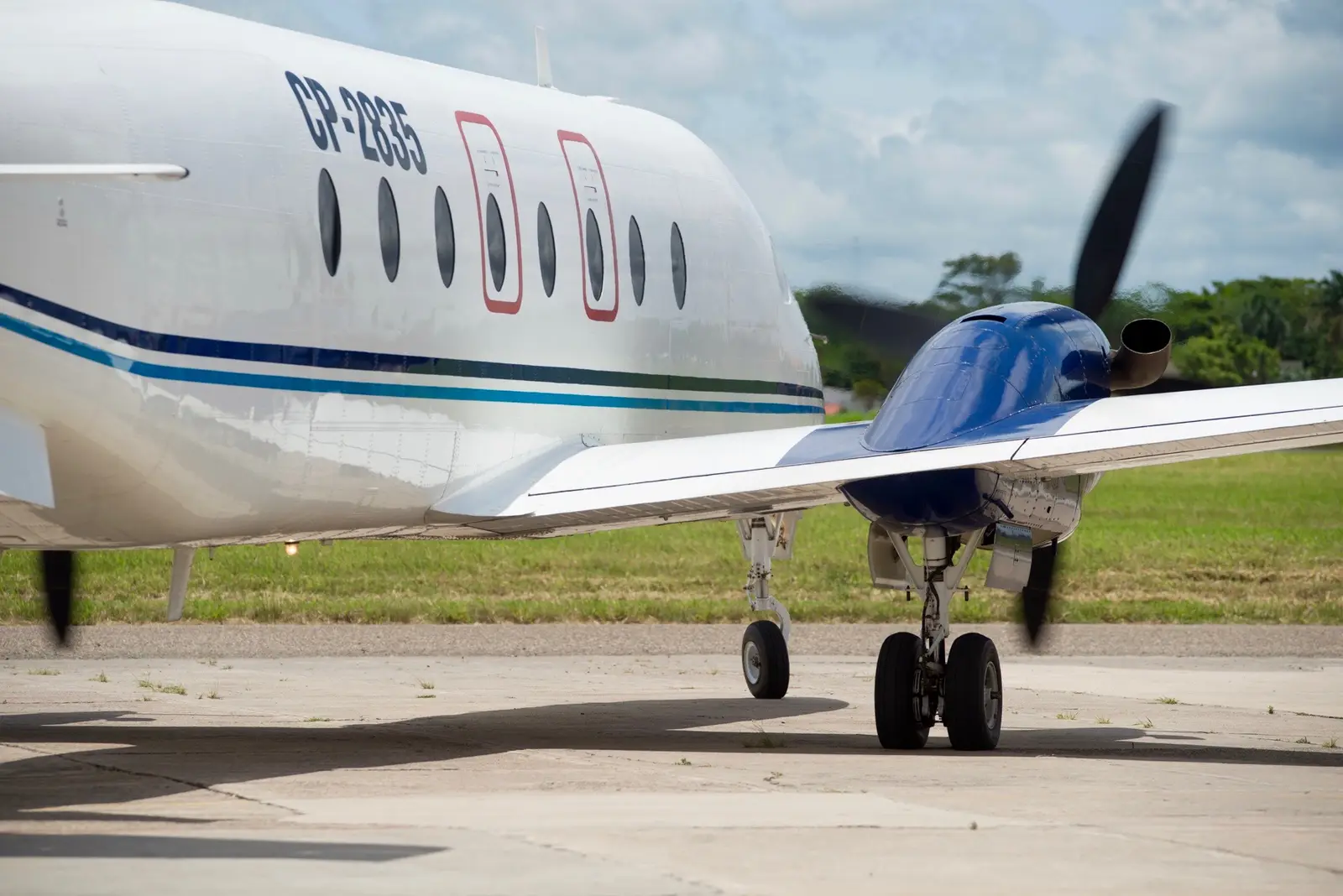 Beechcraft 1900D CP-2835 operated by Aeroeste photo 5