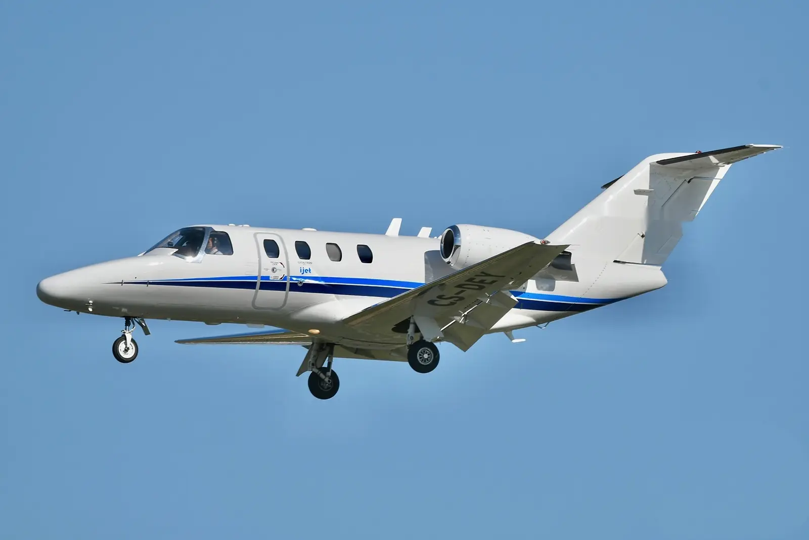Cessna Citation CJ1 CS-DEY operated by IJet Aviation photo 4