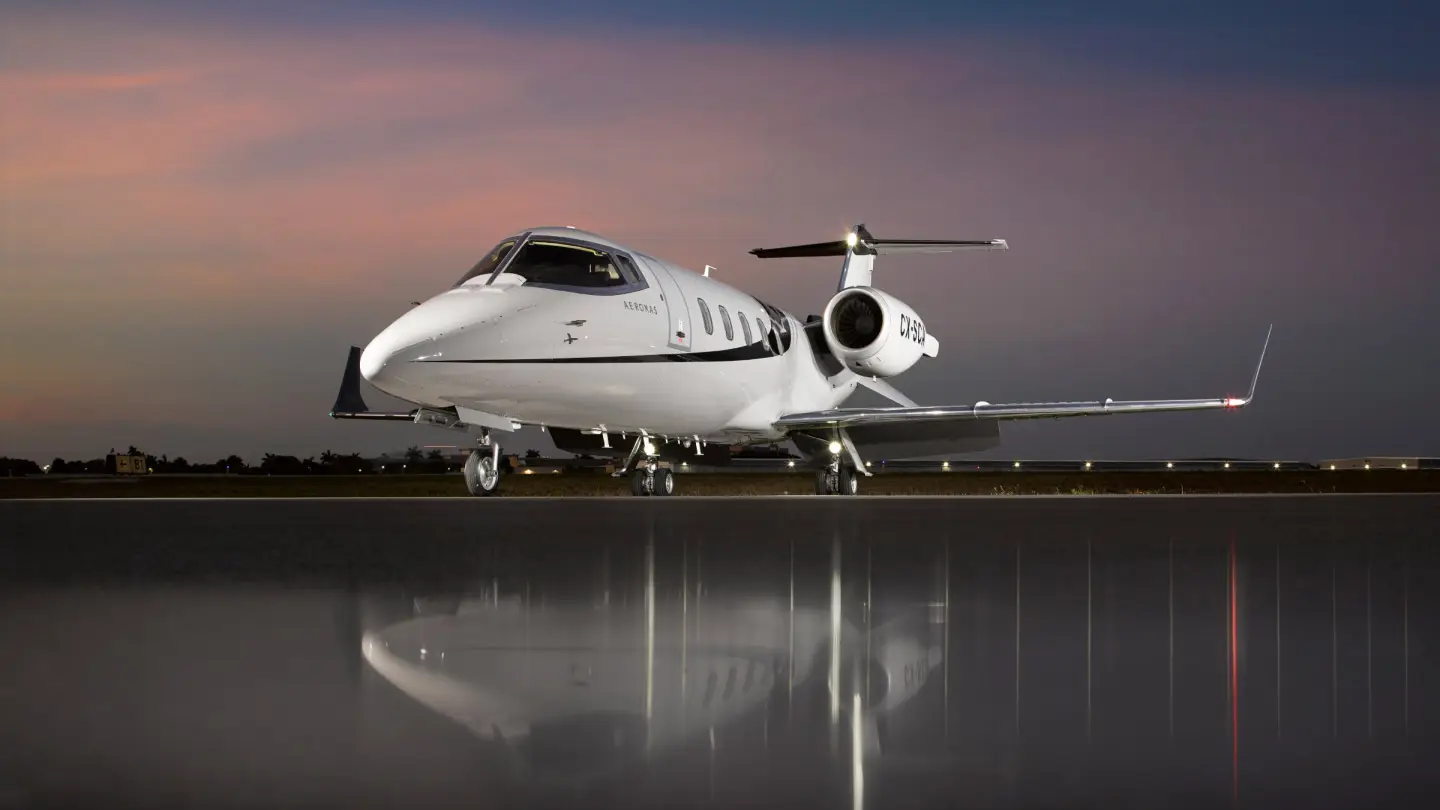 Bombardier Learjet 60 CX-SCA operated by Aeromas photo 4