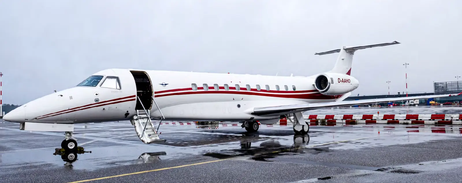 Embraer Legacy 650 D-AAHO operated by Vistajet, exterior