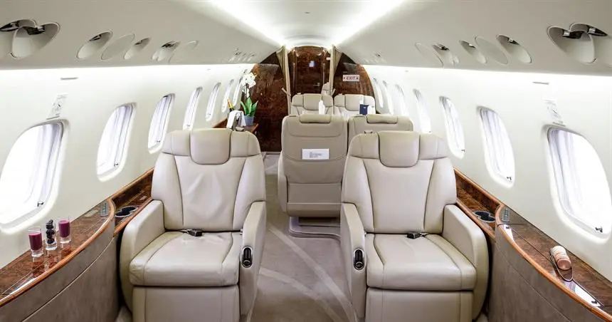 Embraer Legacy 650 D-AAHO operated by Vistajet photo 5
