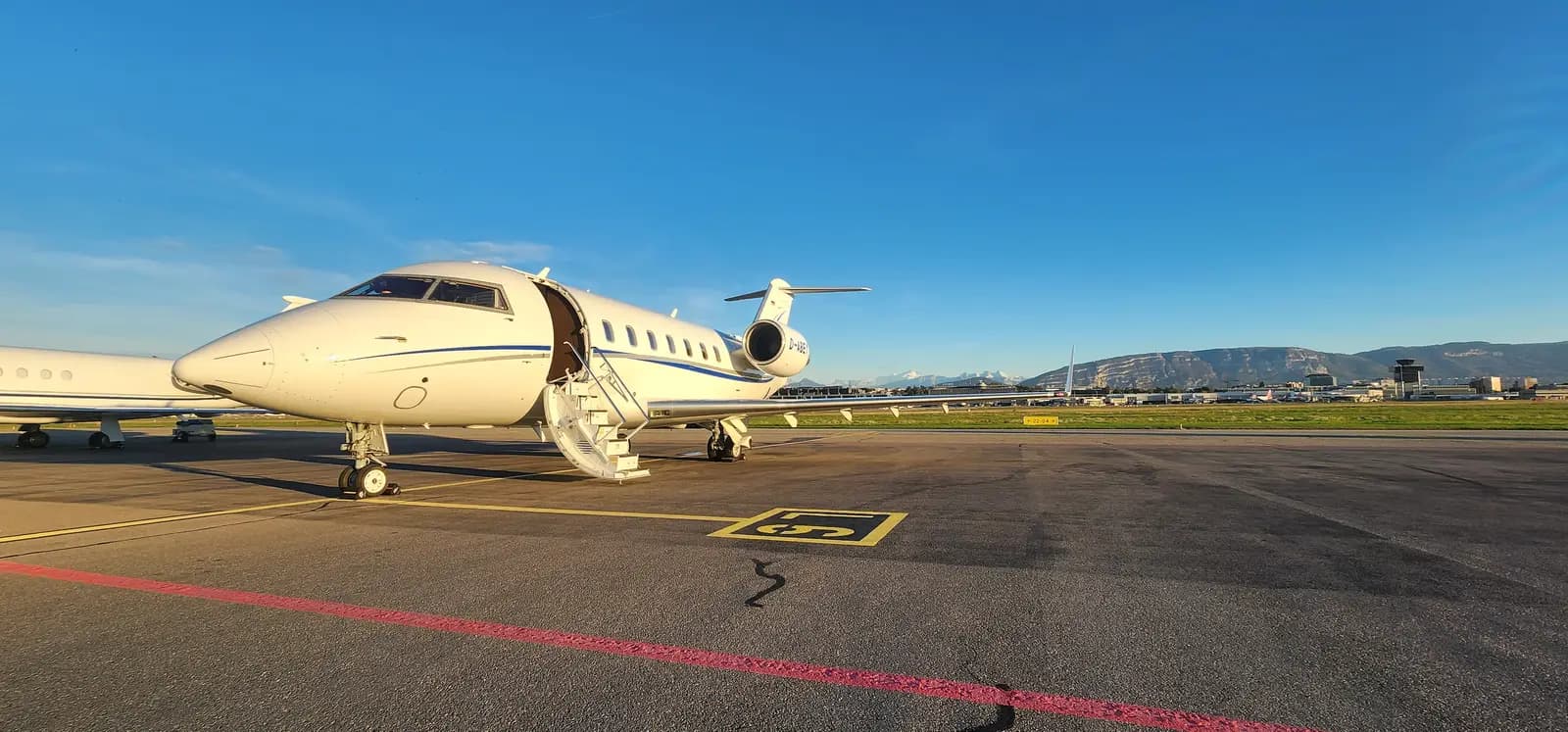 Bombardier Challenger 605 D-ABEY operated by ImperialJet Europe Gmbh, exterior