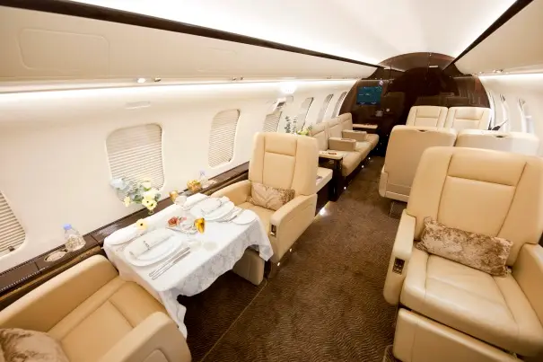 Bombardier Challenger 605 D-ABEY operated by ImperialJet Europe Gmbh photo 4