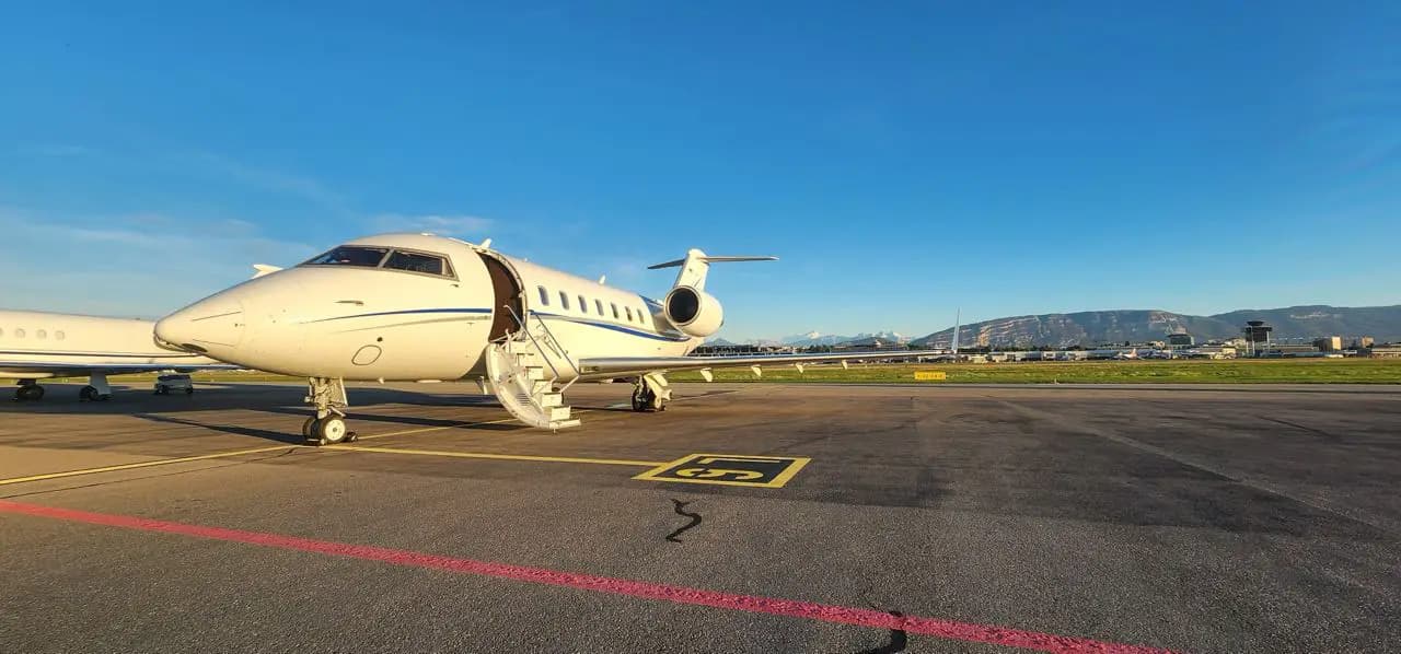 Bombardier Challenger 605 D-ABEY operated by ImperialJet Europe Gmbh photo 6