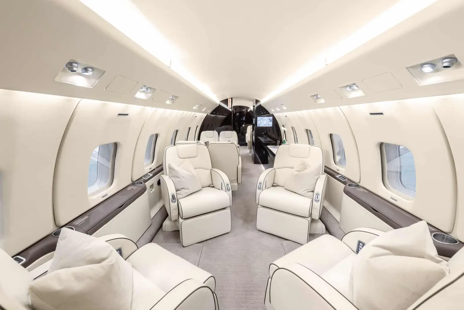 Bombardier Global Express D-ACEV operated by FAI Aviation Group photo 2