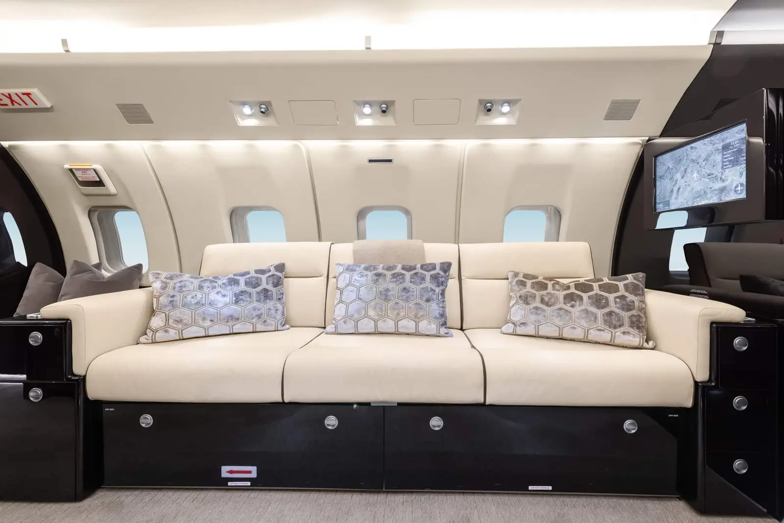 Bombardier Global Express D-ACEV operated by FAI Aviation Group photo 5
