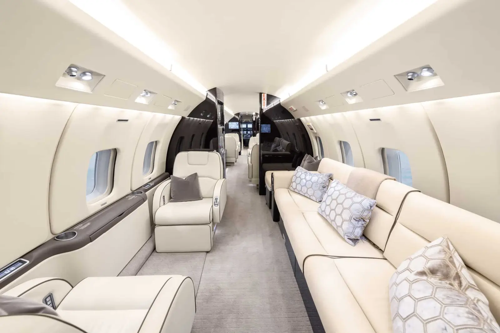 Bombardier Global Express D-ACEV operated by FAI Aviation Group photo 6