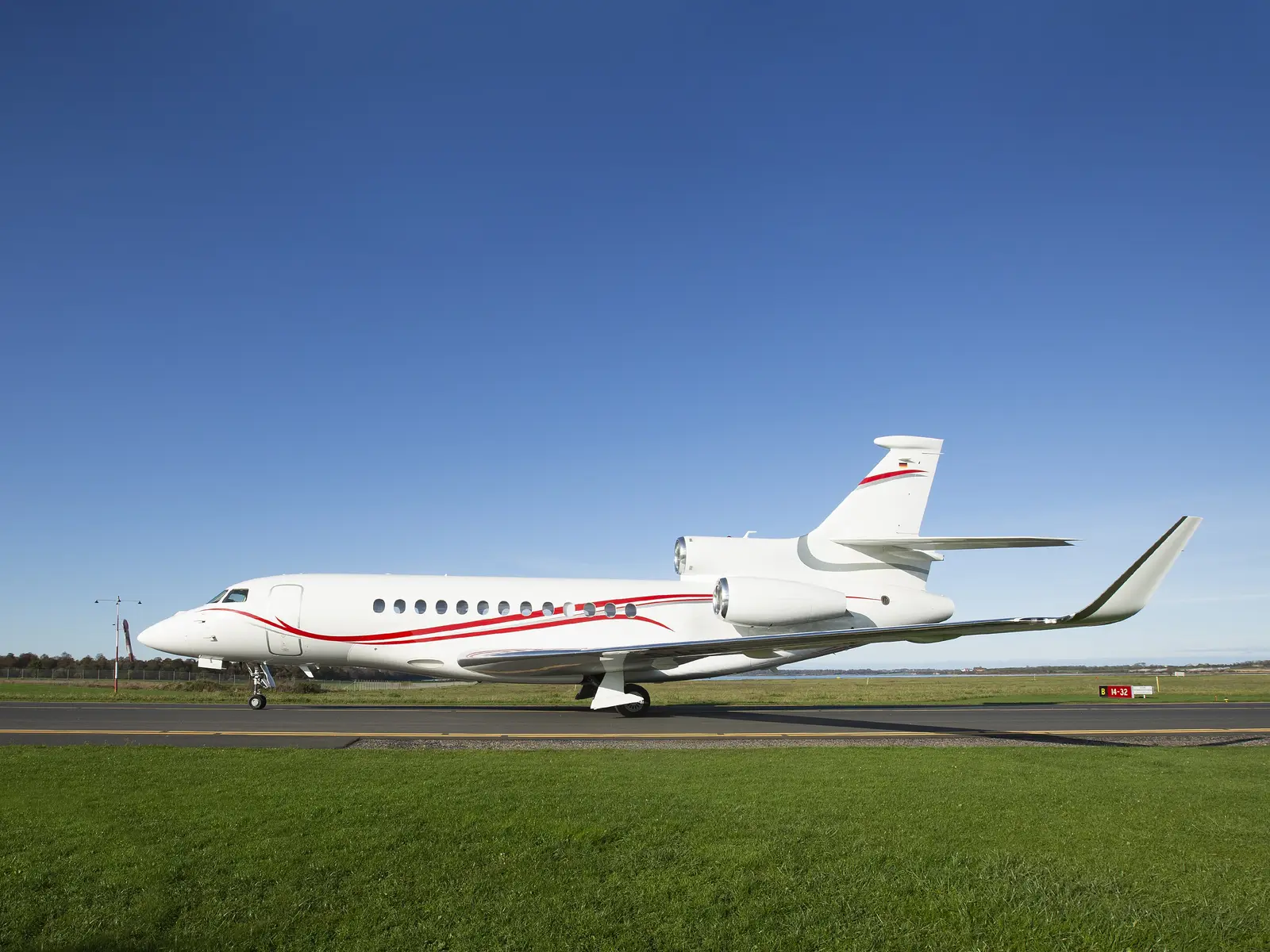 Dassault Falcon 7X D-ACFL operated by Air Alsie photo 5