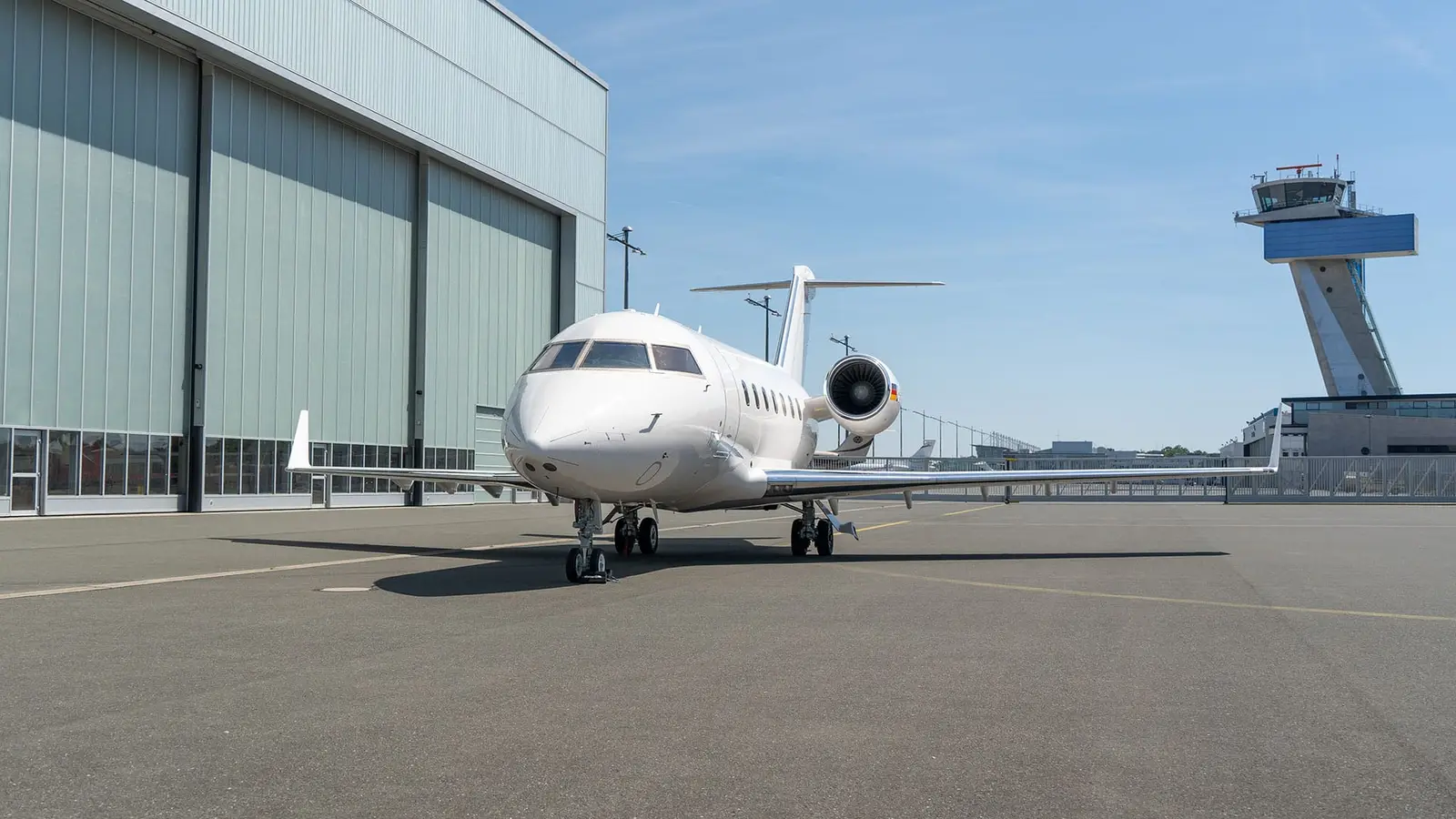 Bombardier Challenger 604 D-AFAI operated by FAI Aviation Group photo 5