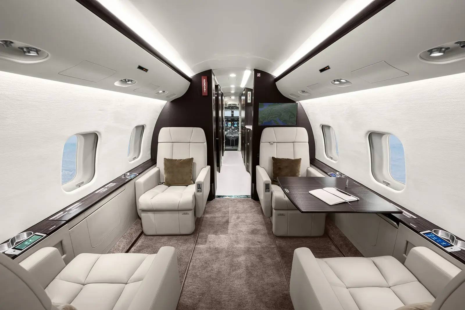 Bombardier Global Express D-AFAO operated by FAI Aviation Group photo 3