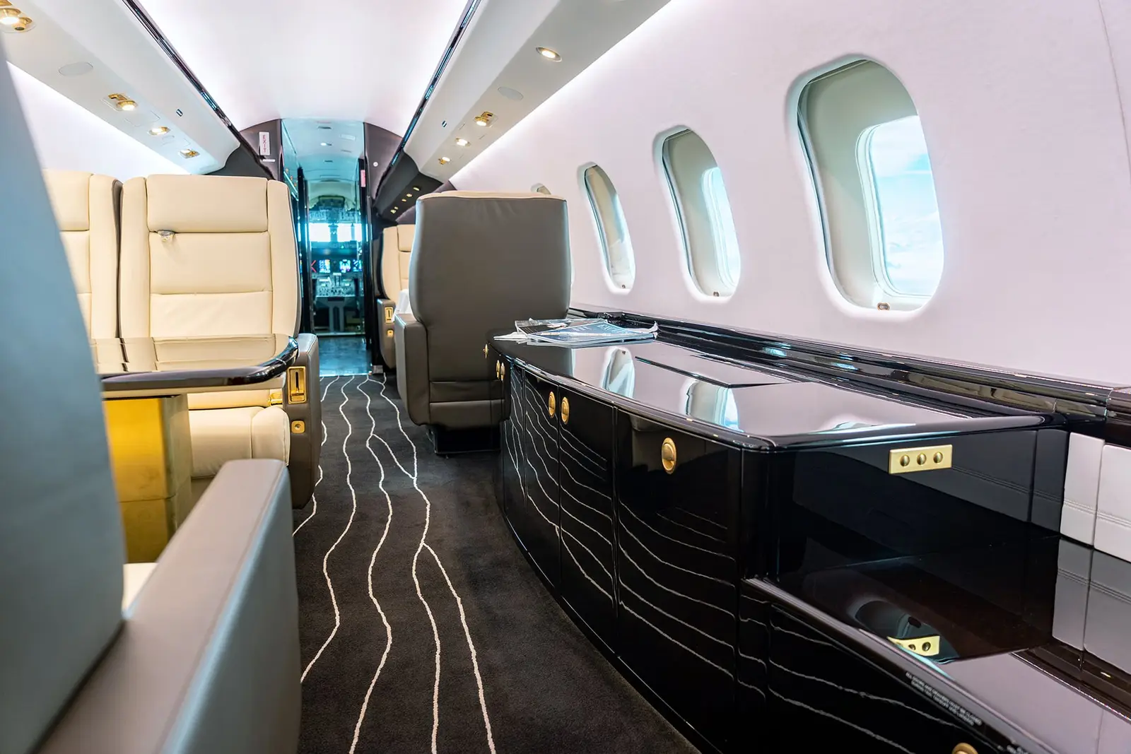Bombardier Global Express D-AFAU operated by FAI Aviation Group photo 5