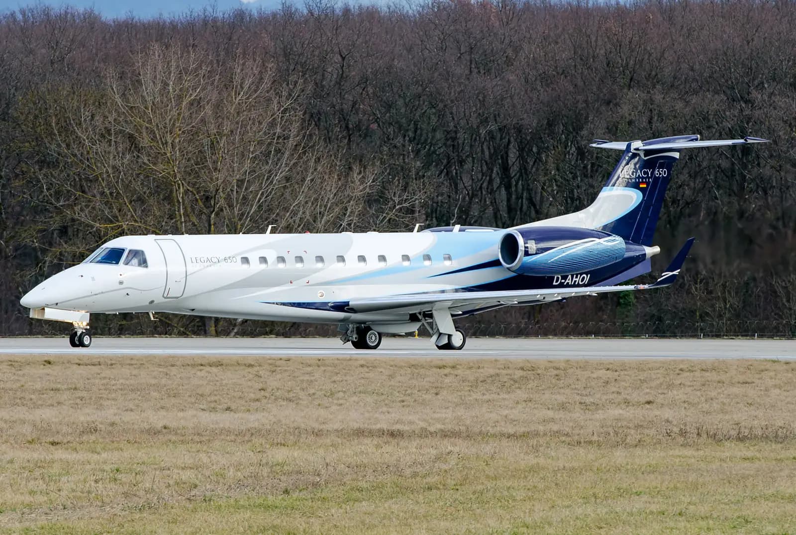 Embraer Legacy 650 D-AHOI operated by Vistajet, exterior