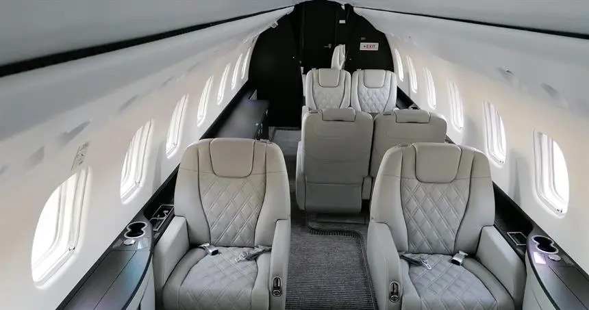 Embraer Legacy 650 D-AHOS operated by Vistajet photo 5