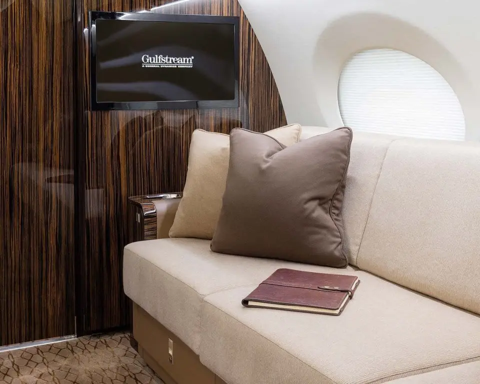 Gulfstream G650ER D-AIRI operated by DC Aviation GmbH photo 3