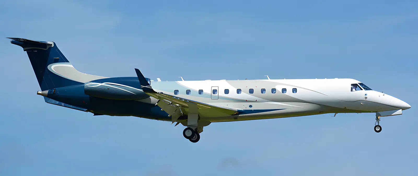 Embraer Legacy 650 D-ANXA operated by Vistajet, exterior