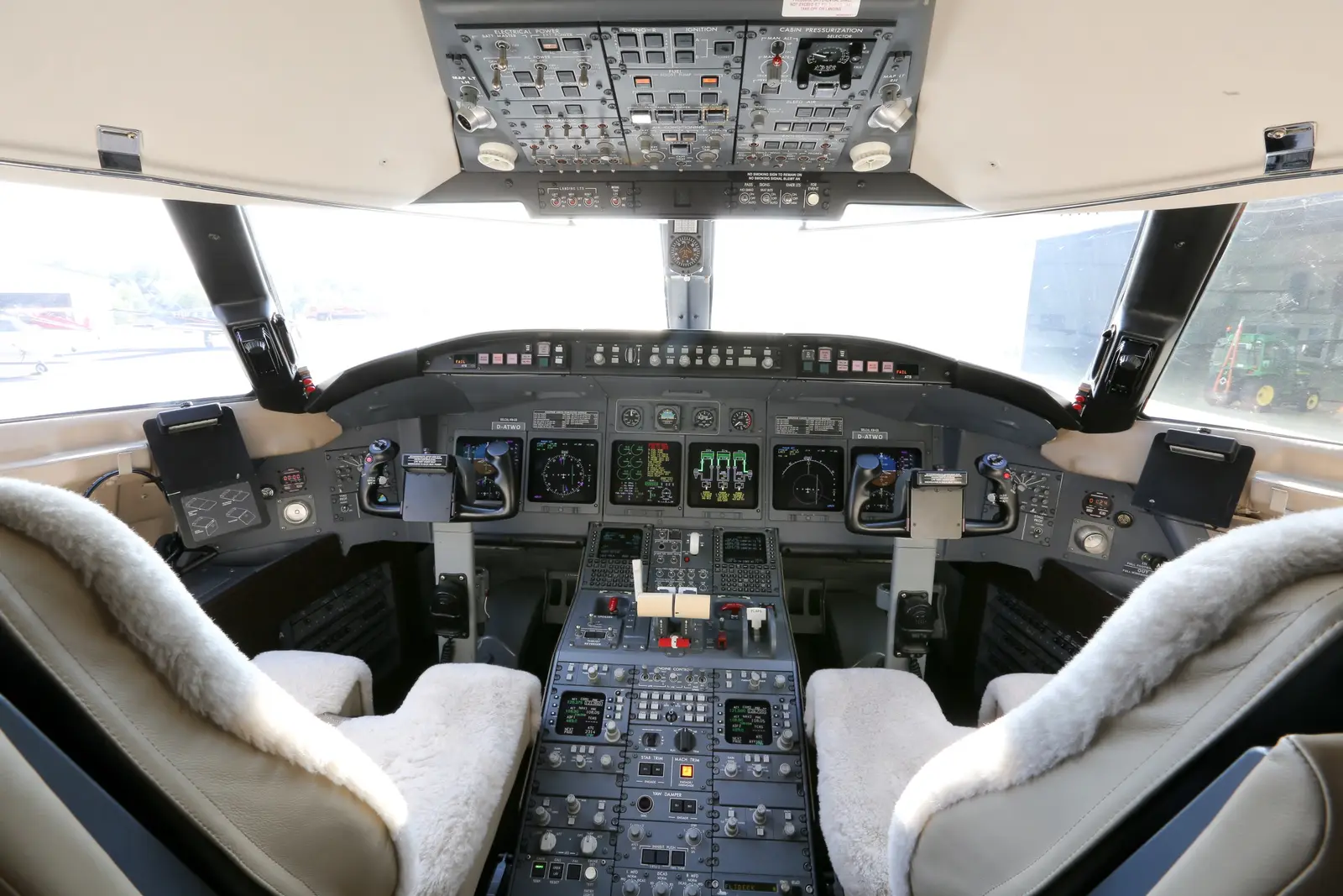 Bombardier Challenger 604 D-AONE operated by UNICAIR photo 6