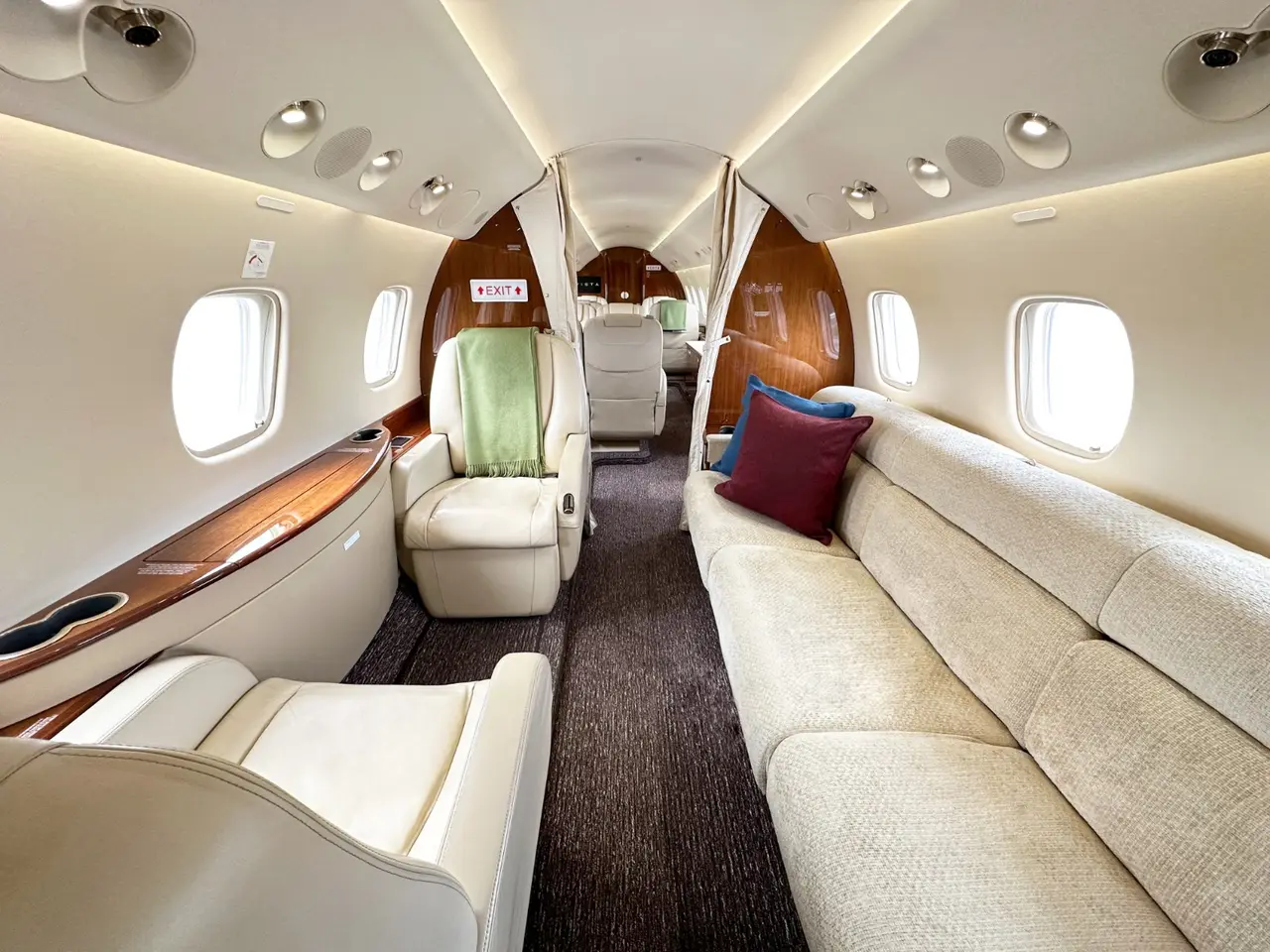 Embraer Legacy 650 D-AOTE operated by Vistajet photo 2