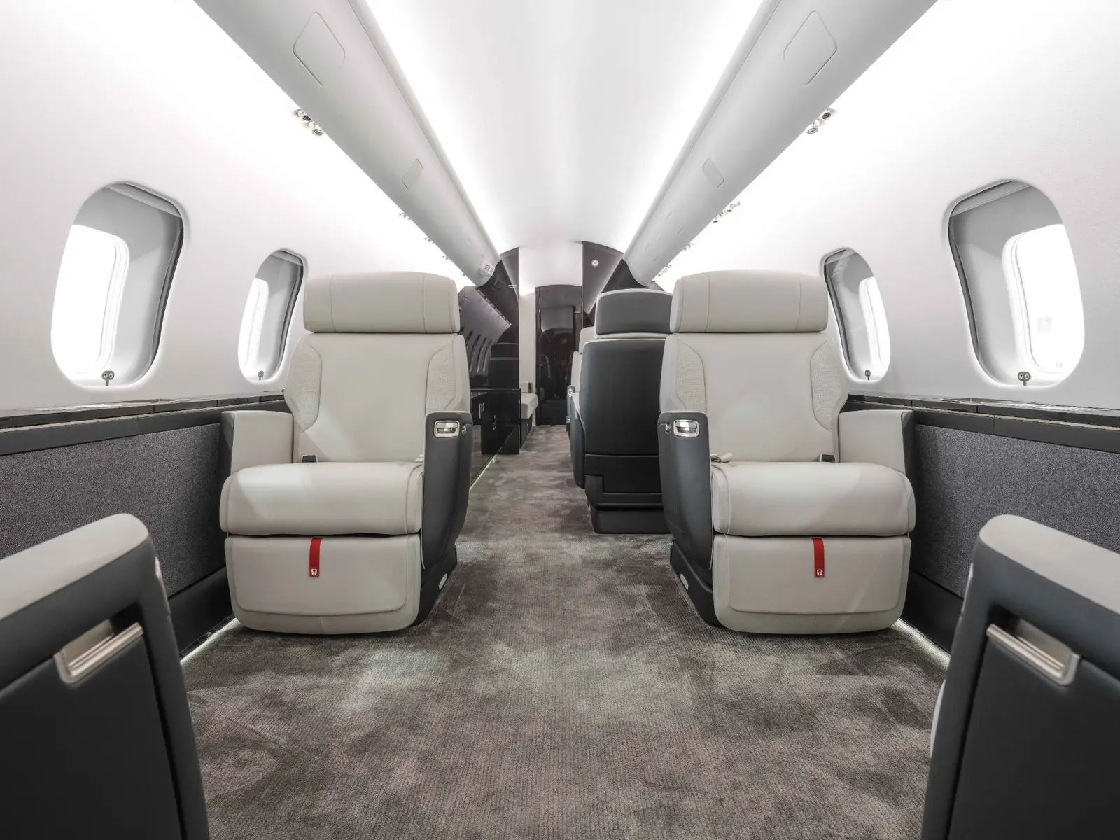 Bombardier Global 5500 D-ARCG operated by Aero-Dienst GmbH photo 2