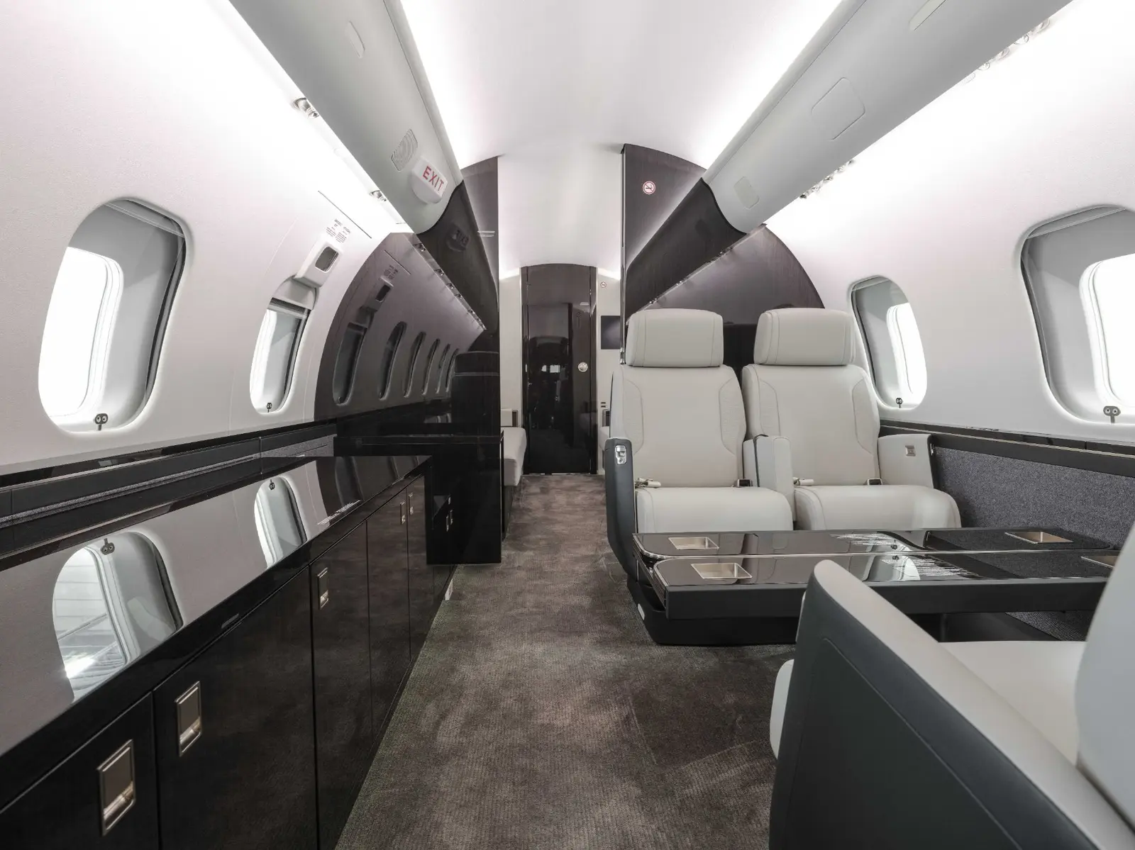Bombardier Global 5500 D-ARCG operated by Aero-Dienst GmbH photo 3