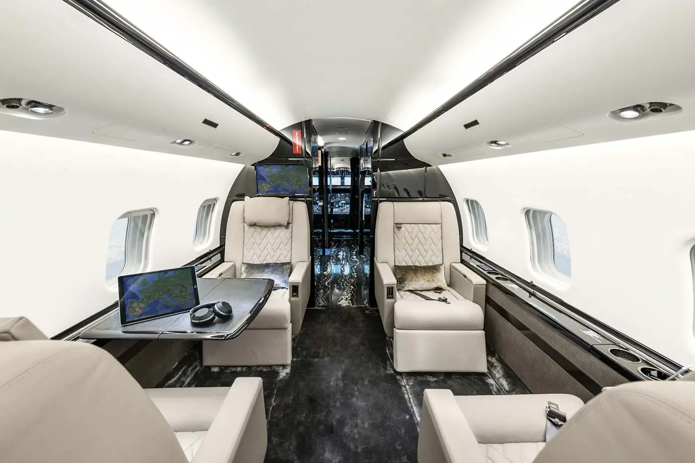 Bombardier Global Express XRS D-AUWE operated by FAI Aviation Group photo 2