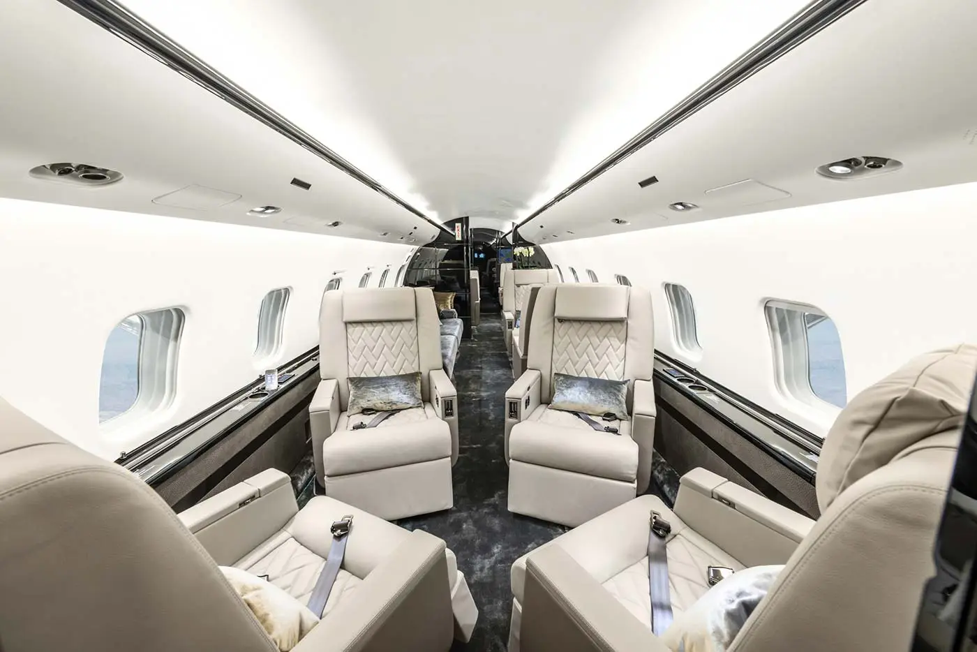 Bombardier Global Express XRS D-AUWE operated by FAI Aviation Group photo 6