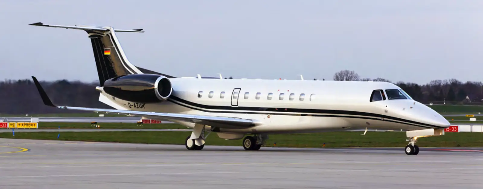Embraer Legacy 650 D-AZUR operated by Vistajet, exterior