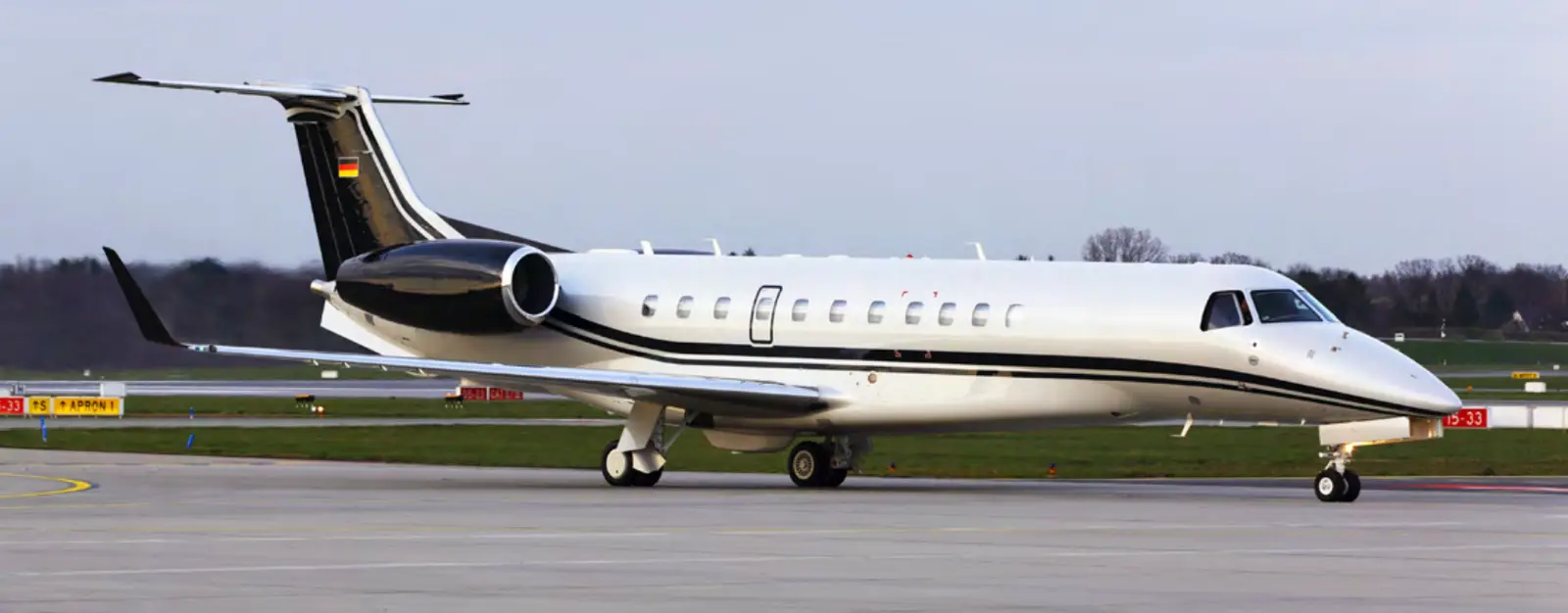 Embraer Legacy 650 D-AZUR operated by Vistajet photo 4