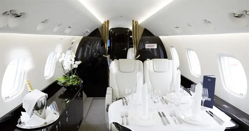 Embraer Legacy 650 D-AZUR operated by Vistajet photo 5