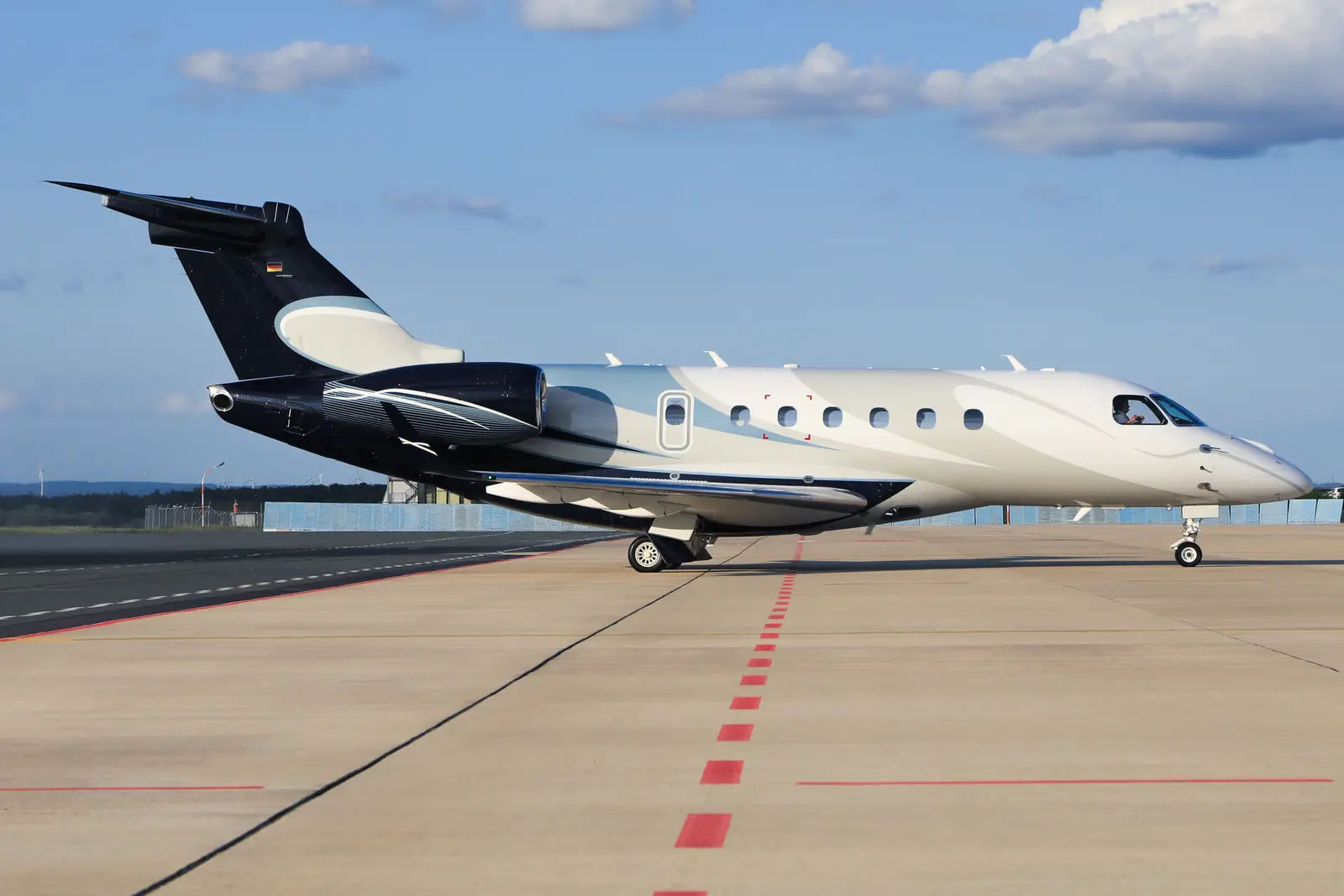 Embraer Legacy 500 D-BABE operated by PAD Aviation Service GmbH photo 5