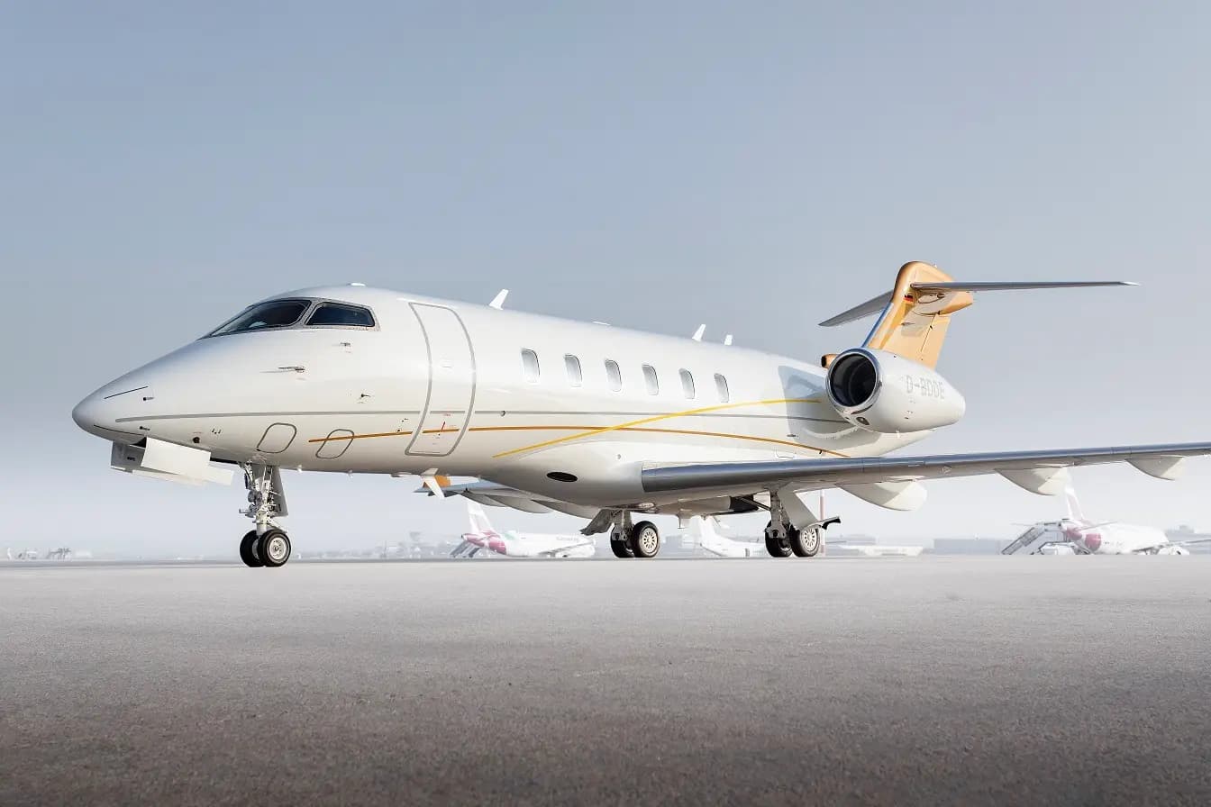 Bombardier Challenger 350 D-BDDE operated by DC Aviation Group photo 3