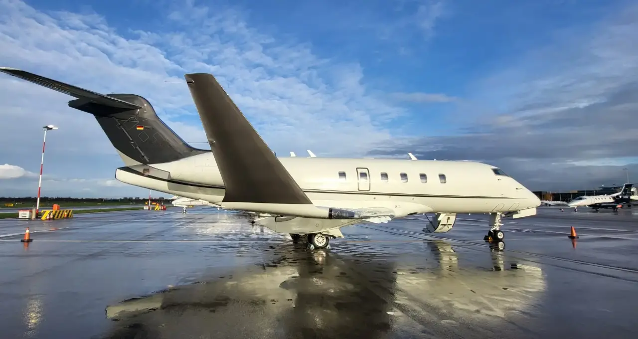 Bombardier Challenger 300 D-BEKP operated by Windrose Air Jetcharter GmbH photo 5
