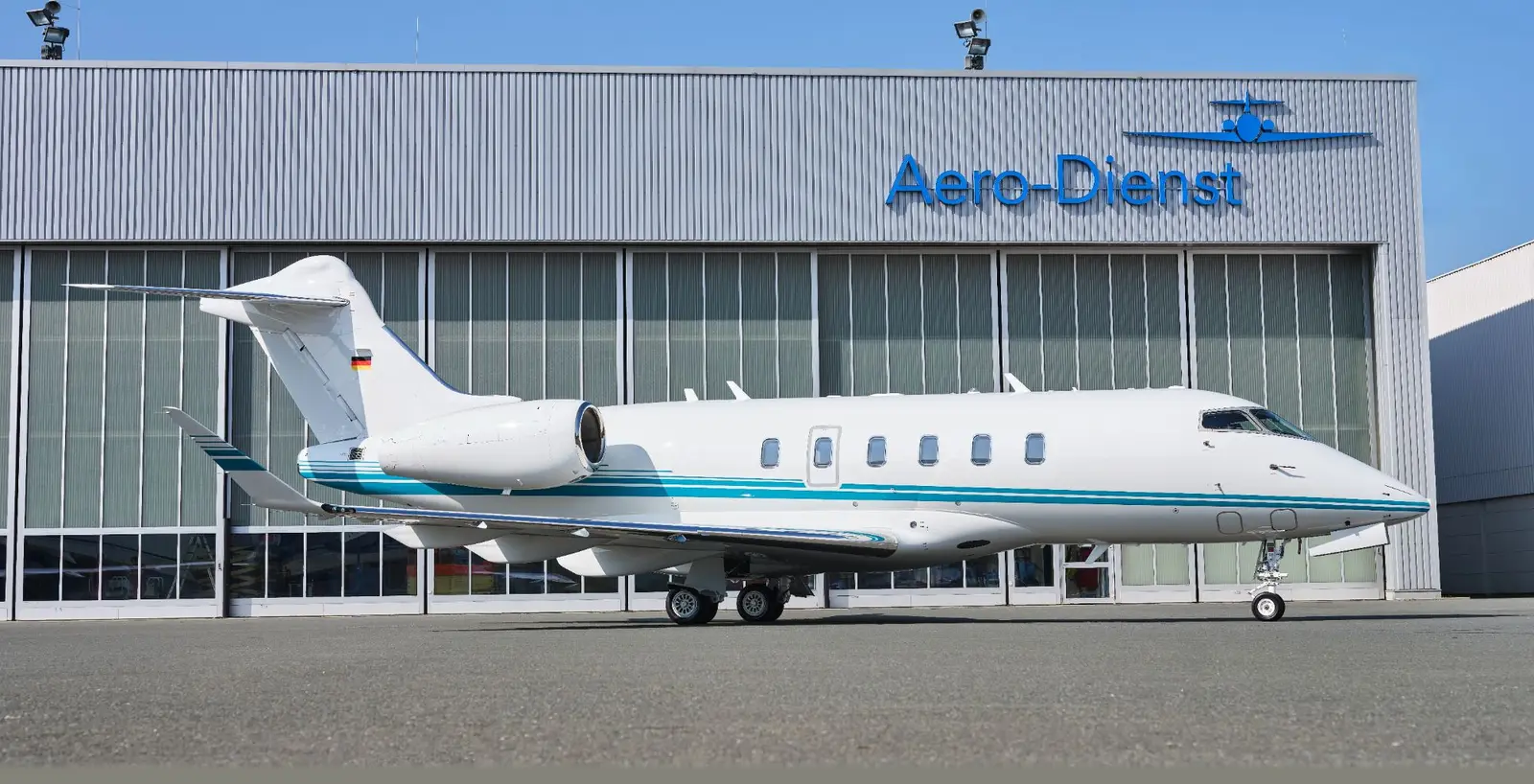 Bombardier Challenger 3500 D-BGAC operated by Aero-Dienst GmbH, exterior