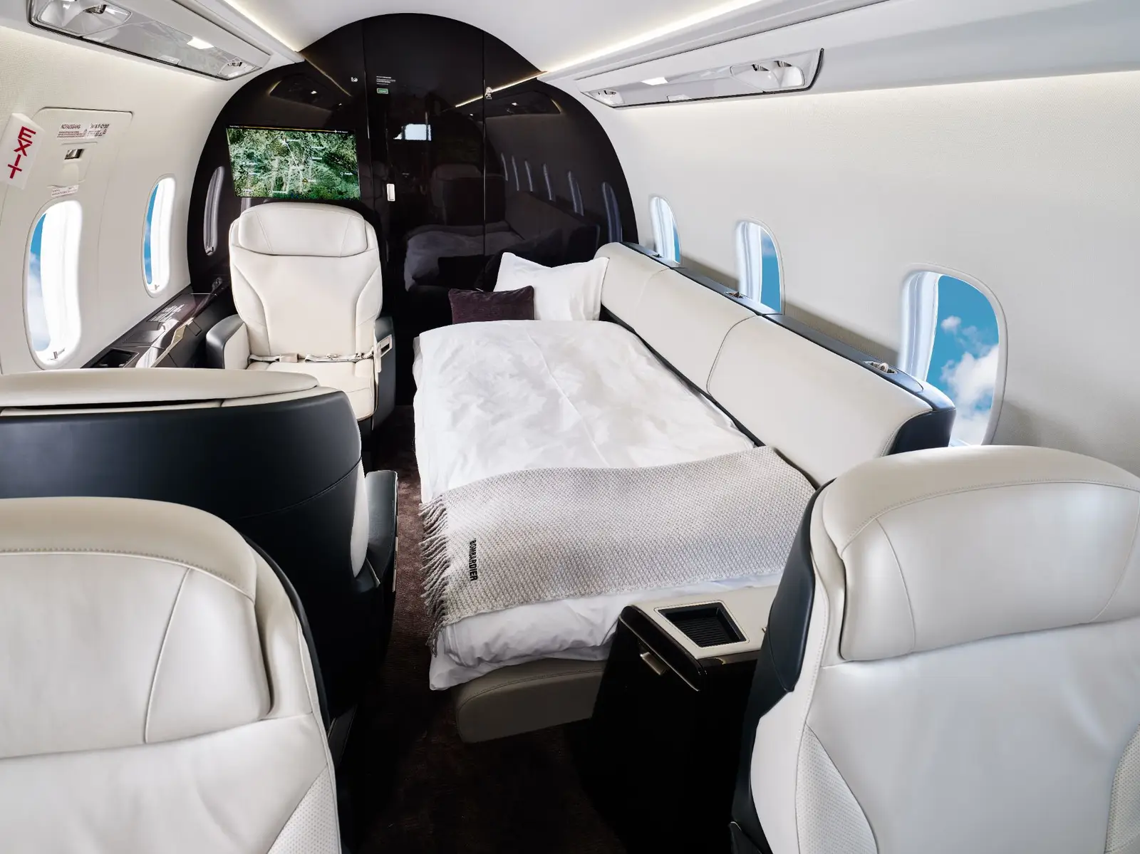Bombardier Challenger 3500 D-BGAC operated by Aero-Dienst GmbH photo 6