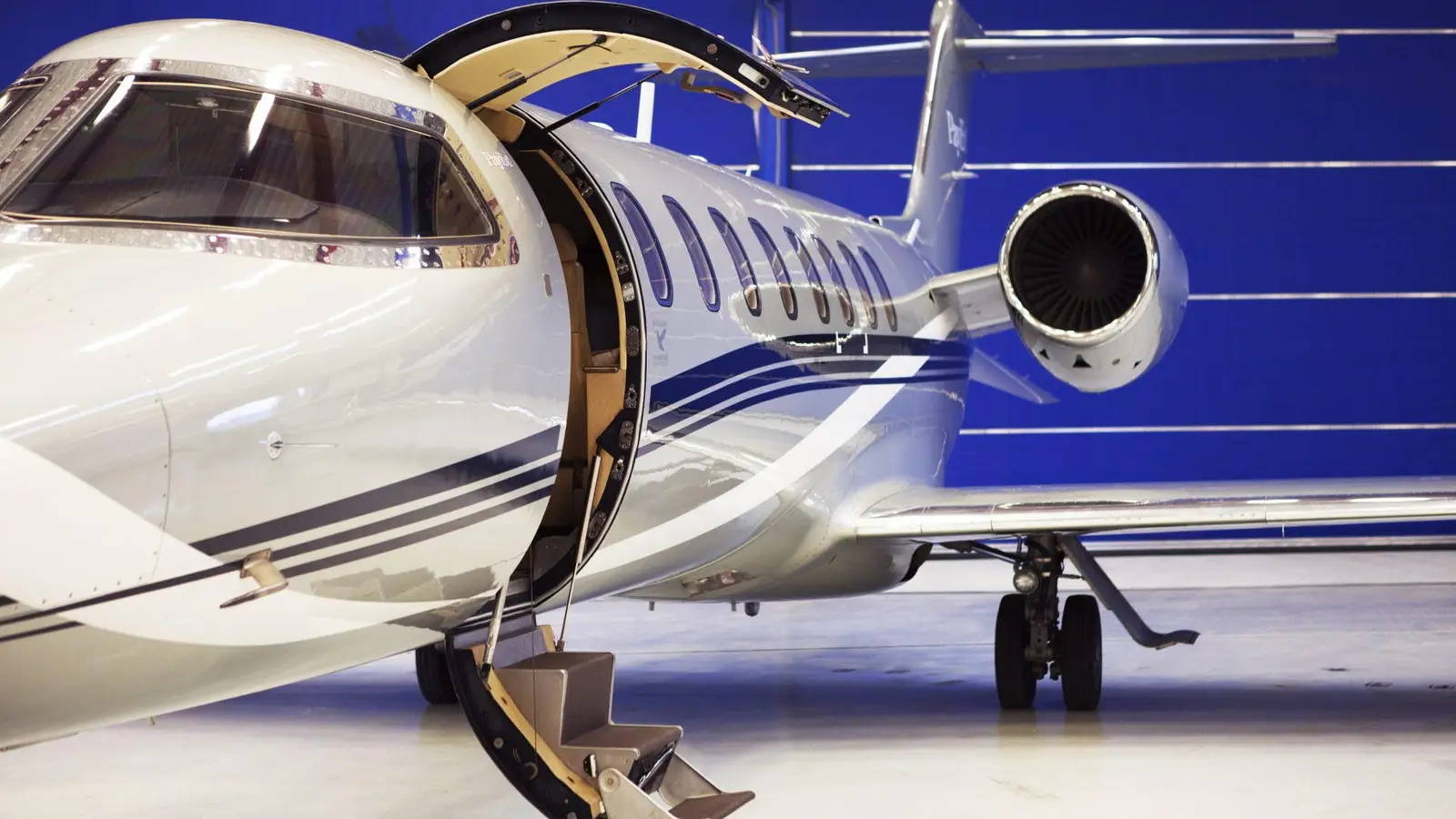 Bombardier Learjet 45 D-CAAE operated by UNICAIR photo 4