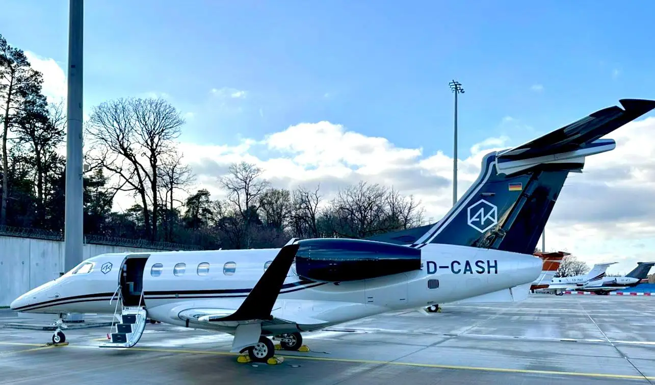 Embraer Phenom 300 D-CASH operated by Spree Flug Luftfahrt GmbH photo 5
