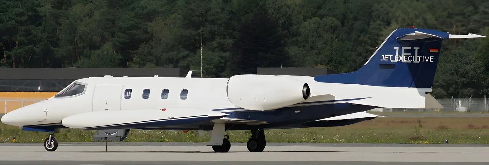 Bombardier Learjet 35A D-CCCA operated by Jet Executive International Charter photo 4