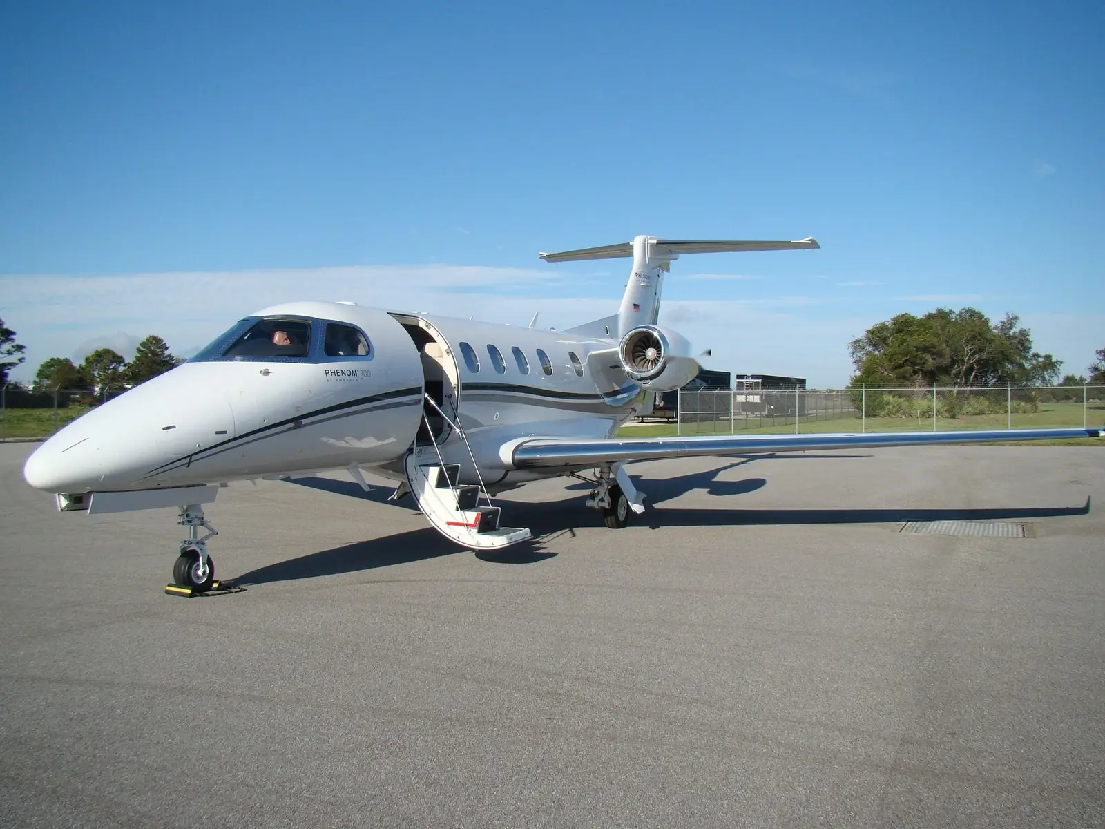 Embraer Phenom 300 D-CDAS operated by DAS Private Jets photo 3
