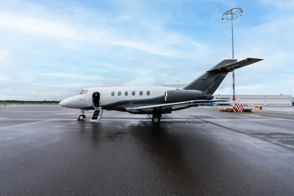 Beechcraft Hawker 750 D-CETB operated by Exxaero photo 2