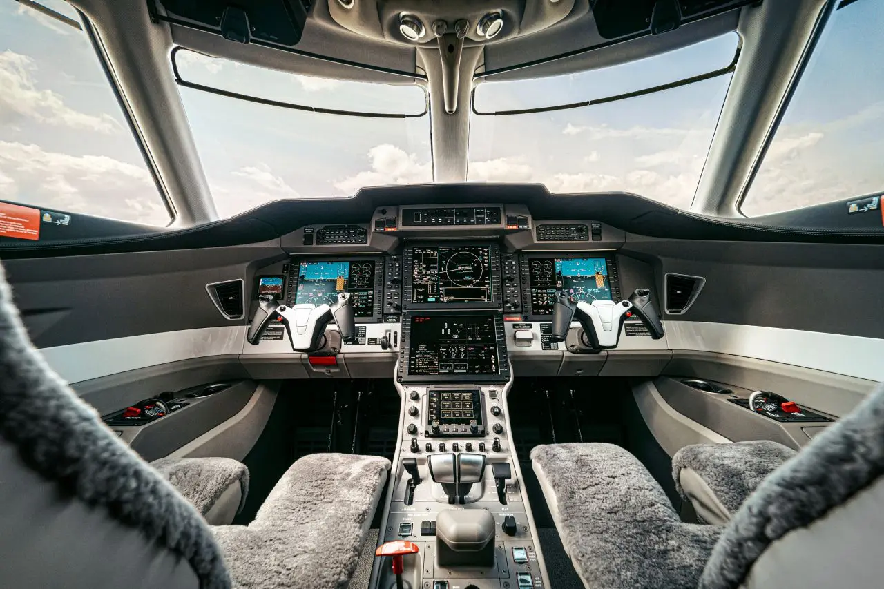 Pilatus PC-24 D-CHMS operated by Platoon Aviation photo 6