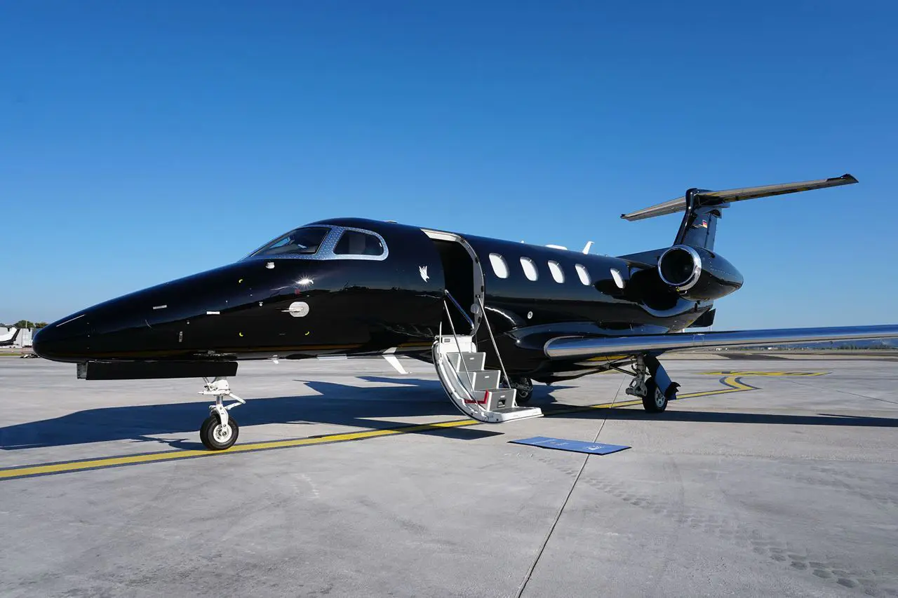Embraer Phenom 300 D-CLIF operated by Spree Flug Luftfahrt GmbH photo 5