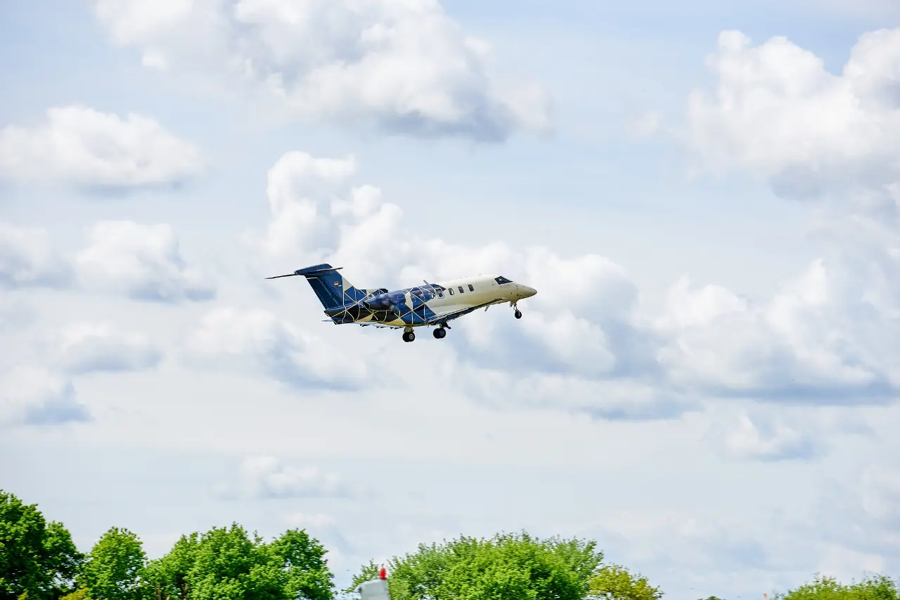 Pilatus PC-24 D-CMSL operated by Platoon Aviation photo 3