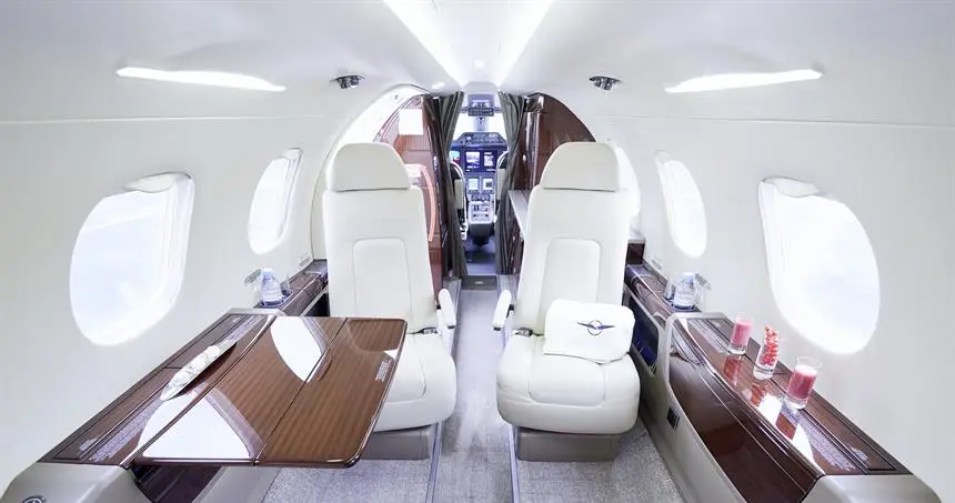 Embraer Phenom 300 D-CMXM operated by Vistajet photo 4